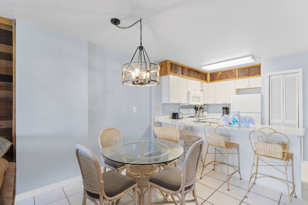 Plantation Palms 6103