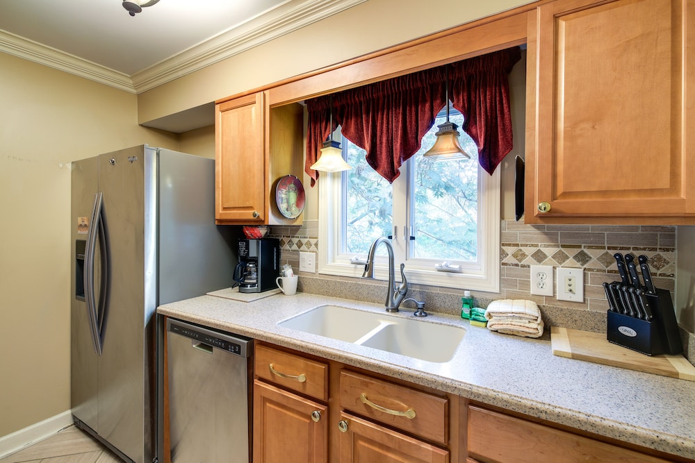 Sevierville Vacation Rental: 6 Mi to Dollywood! - Property Image 1