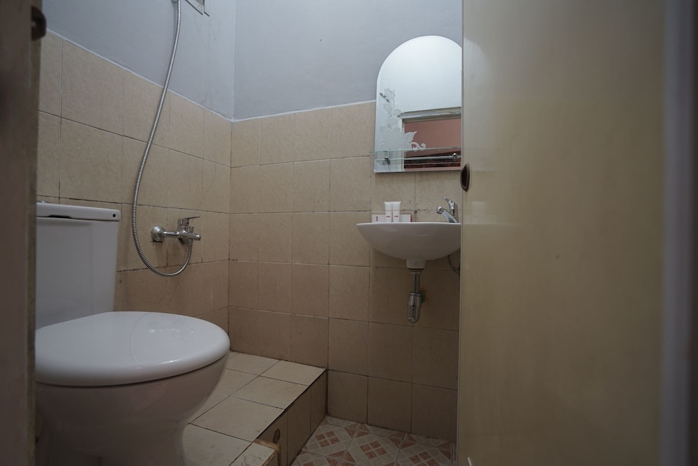 Hotel O Palembang Near Bumi Sriwijaya Stadium Formerly HPA Homestay