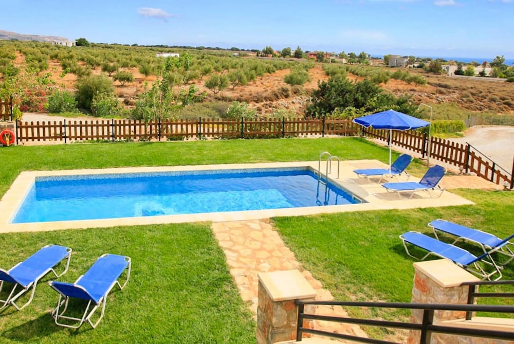 Theo Beach Villa Large Private Pool Walk to Beach Sea Views A C Wifi Car Not Required - 1843 view 5