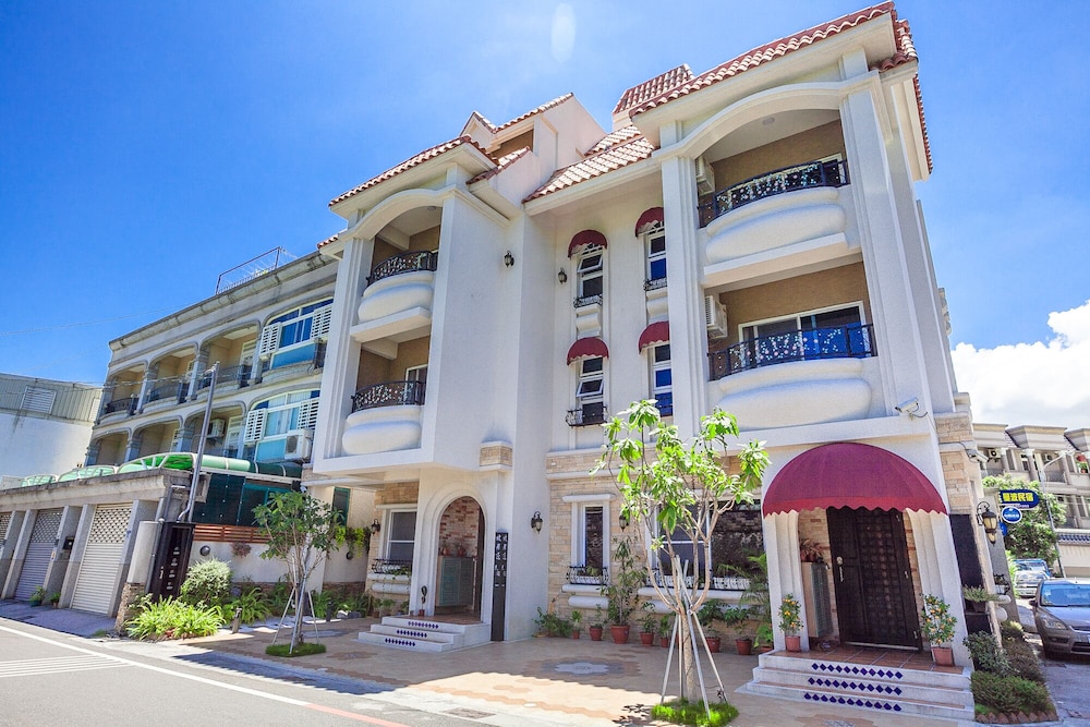 Leveeside House