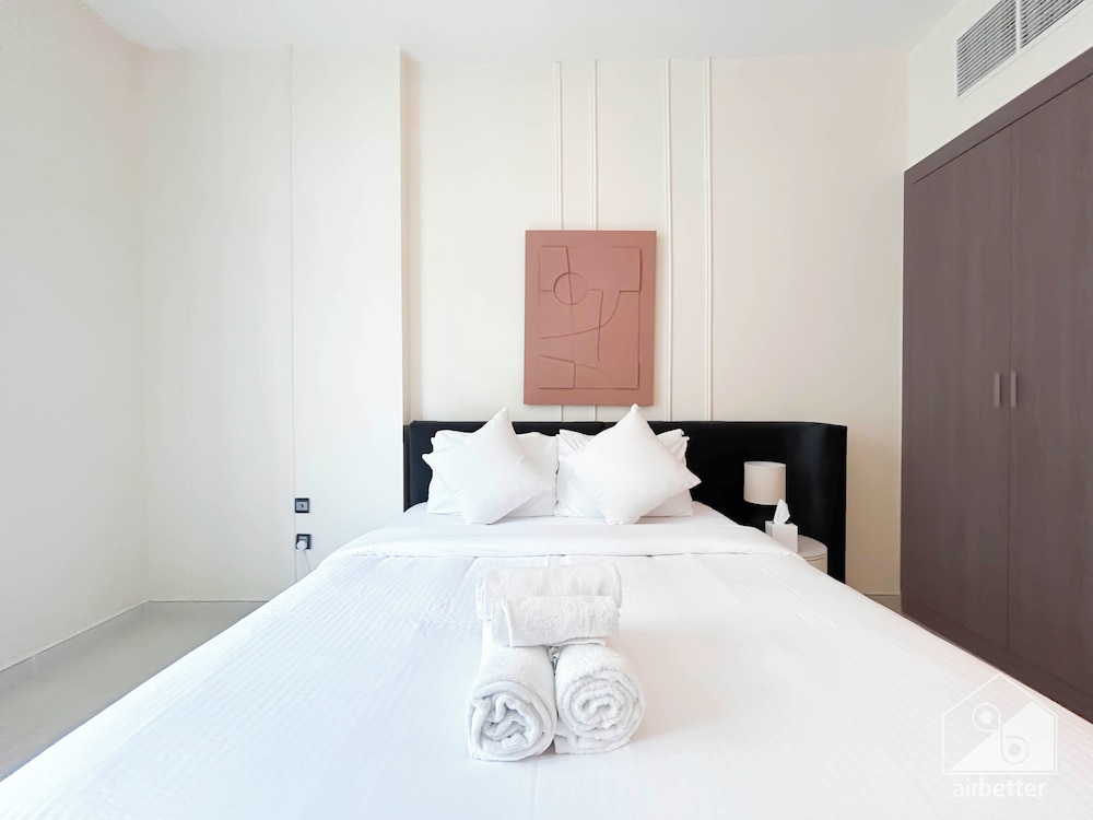 Your Perfect Meydan Getaway: 1B Polo Residence C3