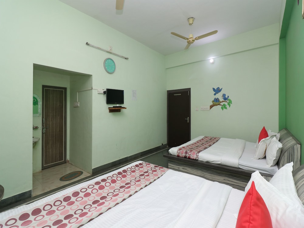OYO 22644 Bhagat Palace
