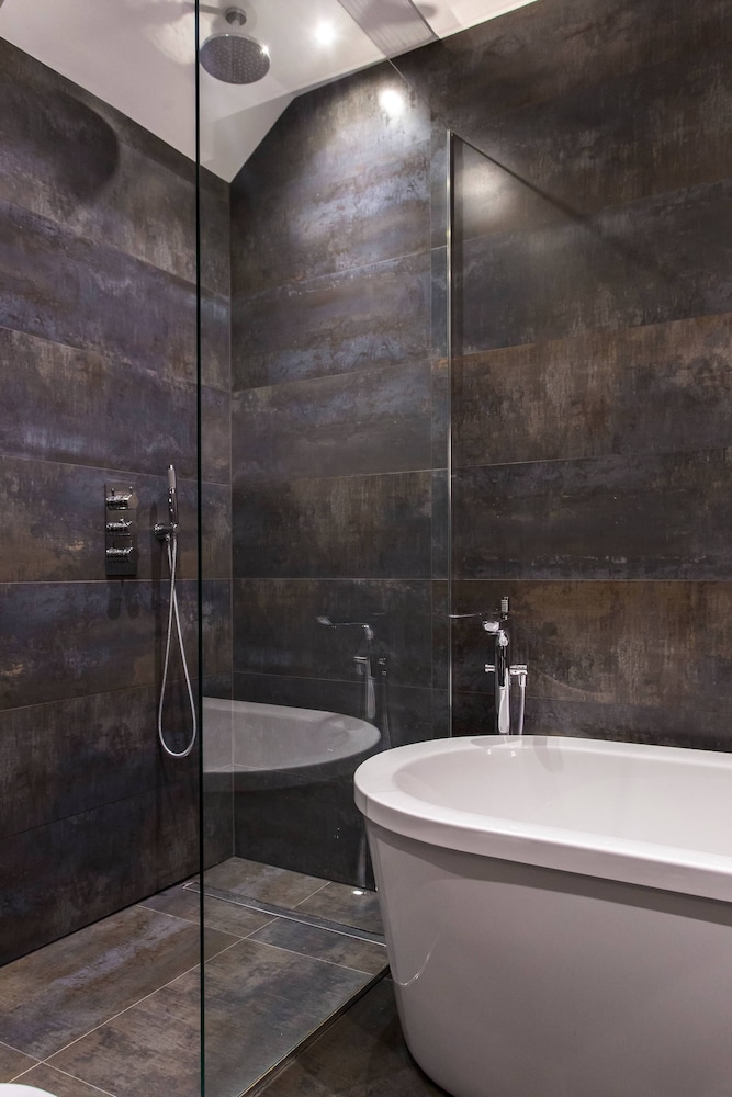 Nevern Square Viii by Onefinestay view 3