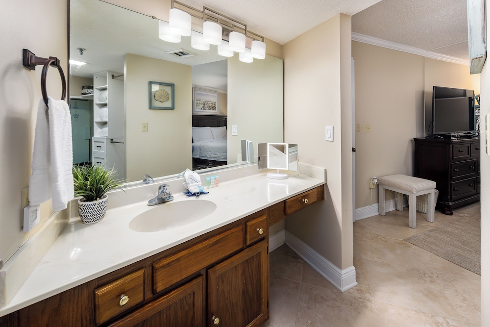 Gulfside 302 by Brooks and Shorey Resorts