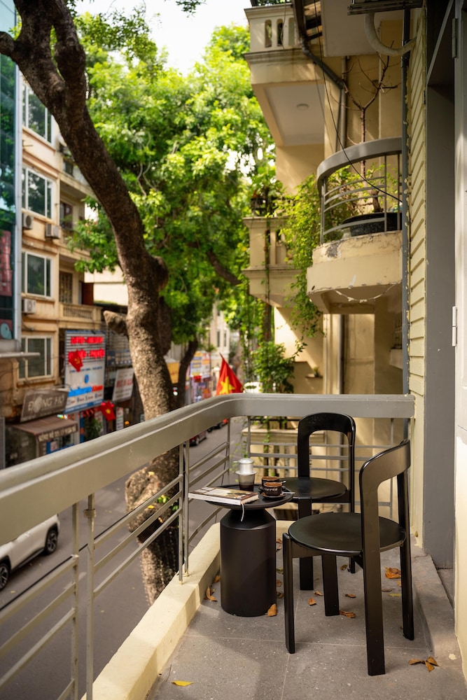 The Train Street Residence Ly Nam De