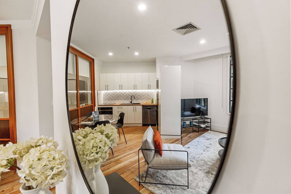 Stunning 1BR Apt in Heritage Hotel by Zodiak Stays