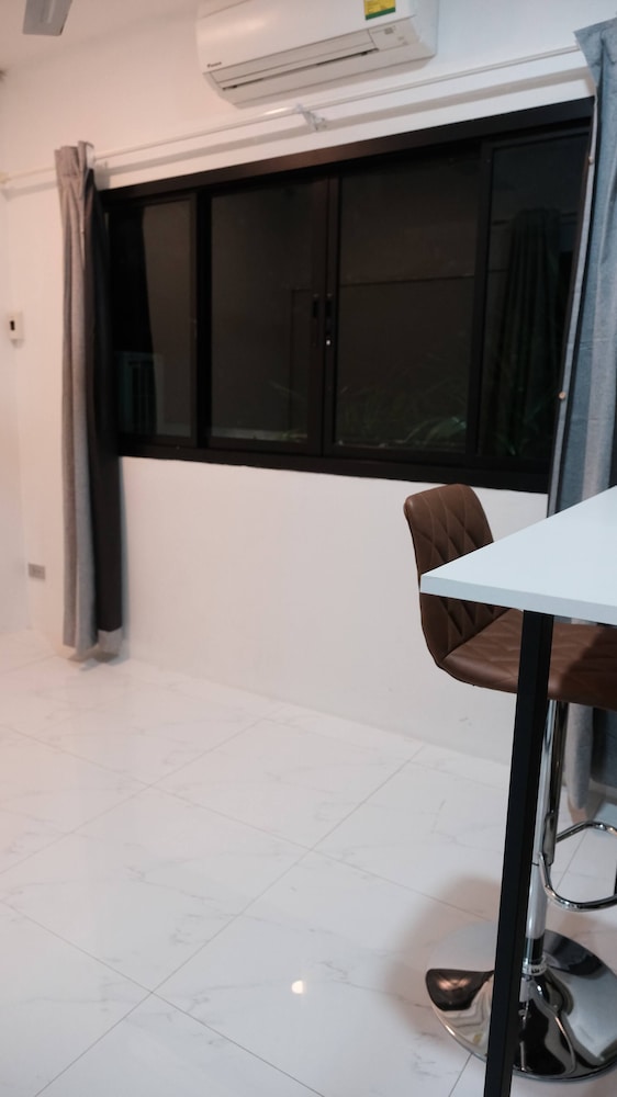 Modern Private Pool Villa in Sukhumvit