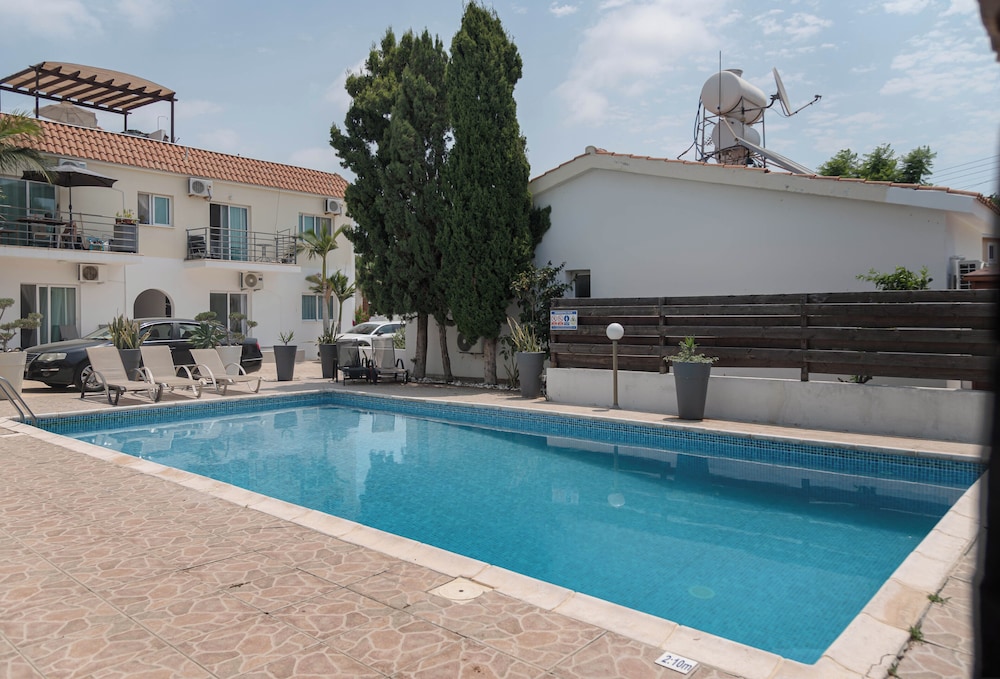 Phaedrus Living Olga Residence