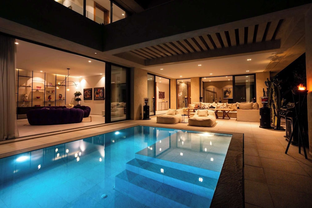 Villa Blanchette Marrakech – Villa Élégante avec Piscine Chauffée et Spa Privatif