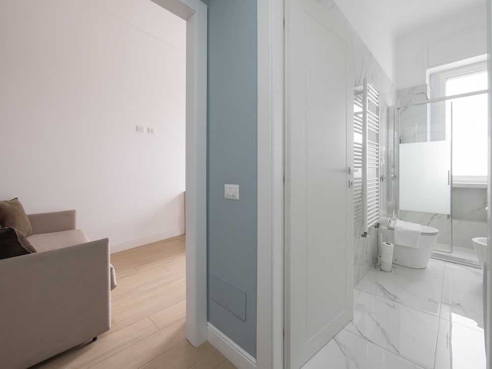 Spinoza - Modern 1 br With Balcony Steps From Piola