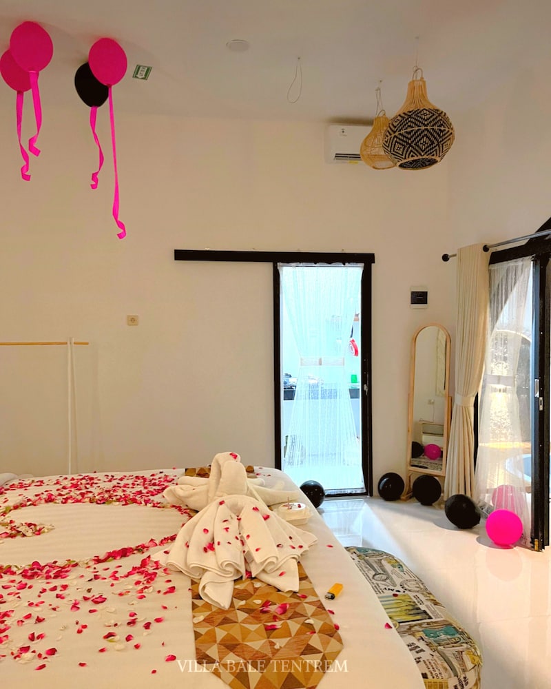 Villa Bale Tentrem Pamungkas