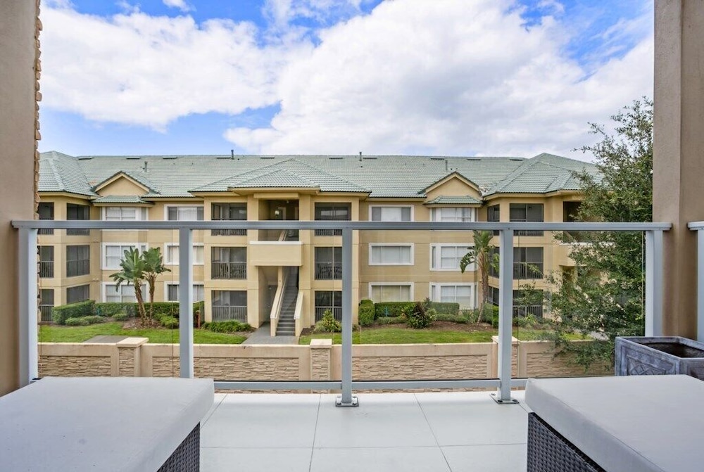 Modern Magic Village Resort Townhouse 7620 - Image 3