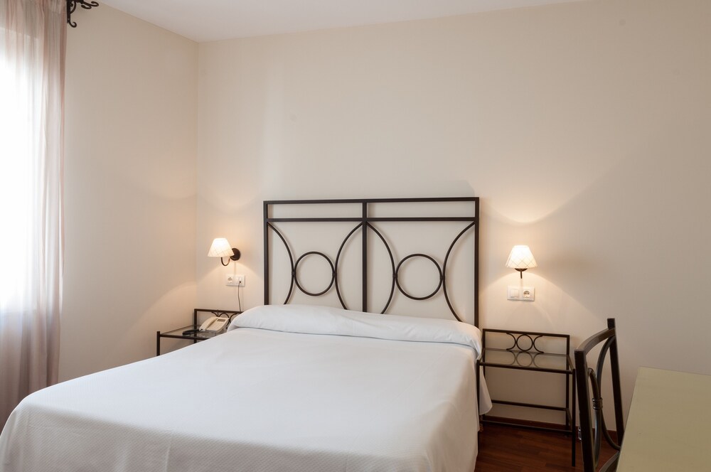 Hotel Murillo Reinoso photo 2