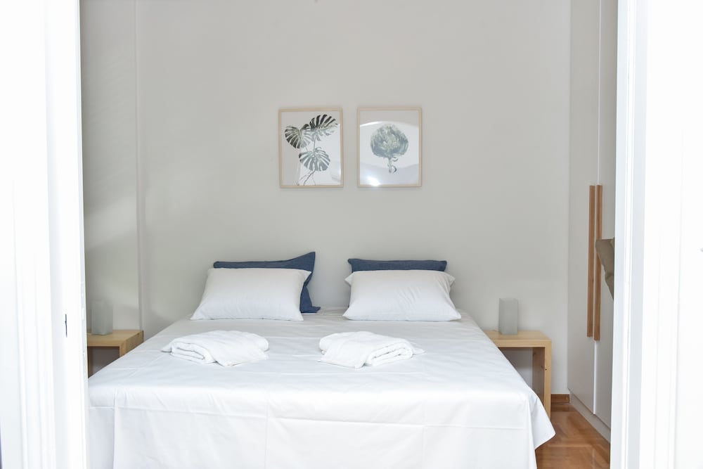 Modern  Apartment at Exarchia 1 bed 2 pers
