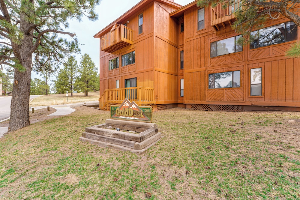 2 Blocks to Angel Fire Resort: Family Condo