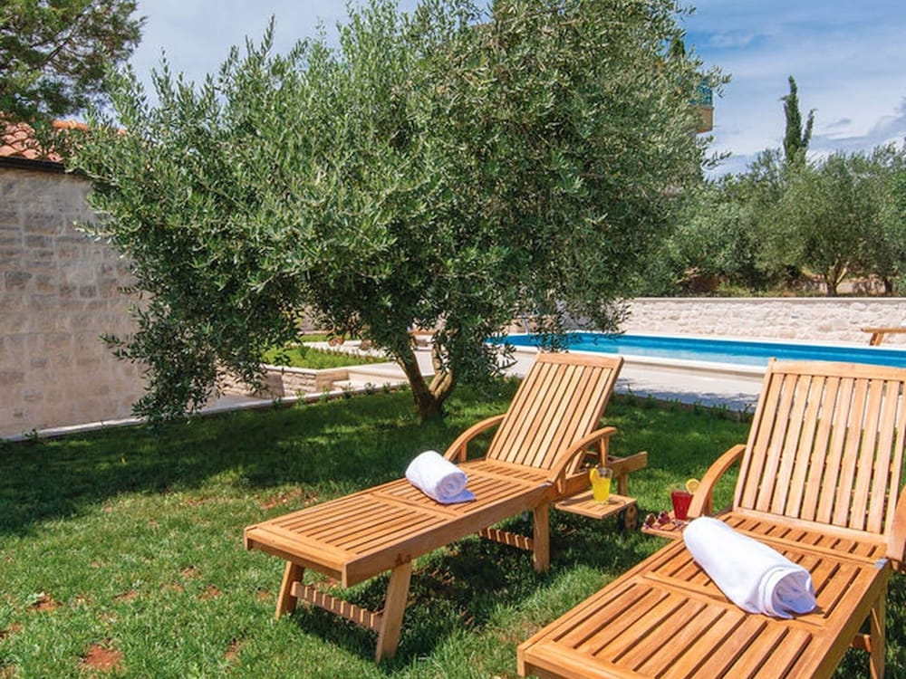 Holiday Home Loviste-three Bedroom Holiday Home With Pool and Sea View