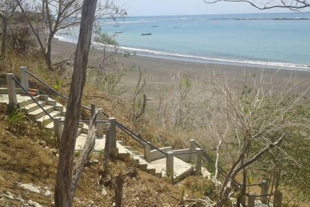 Big Kahuna Surf Camp - Hostel - Property Image 9