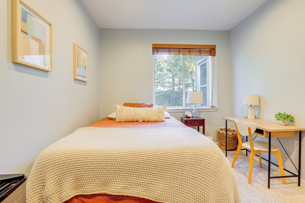 4 Mi to UC Davis: Updated Family Home!
