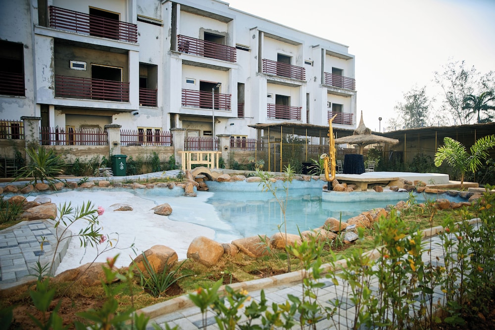 The12 by Naji Resort