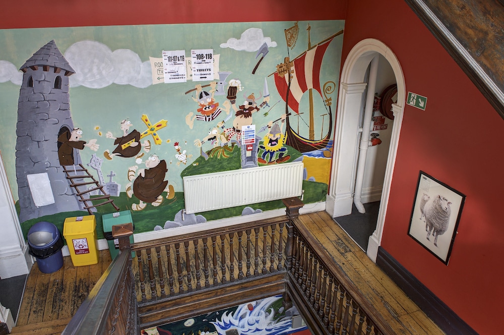 Kinlay House Hostel