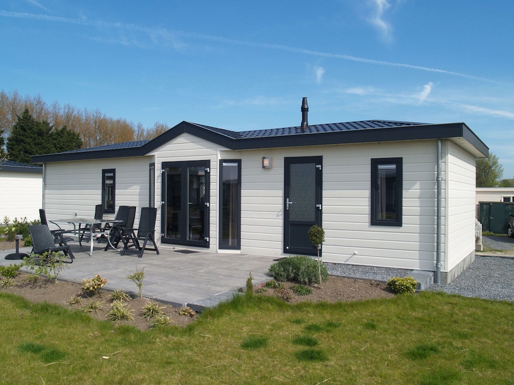 Well-kept Chalet Near the Biesbosch