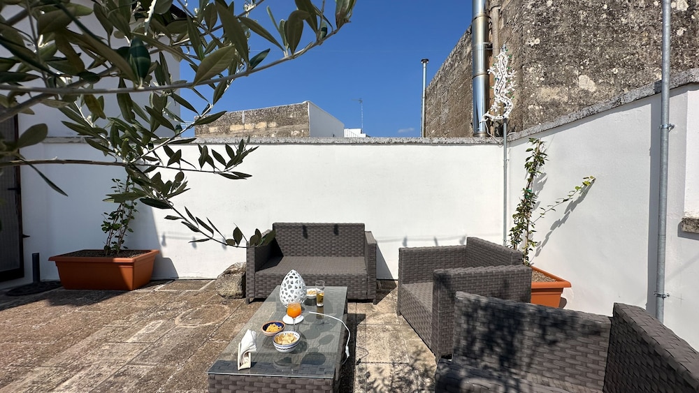 Welcomely - Celi Blu Apartments