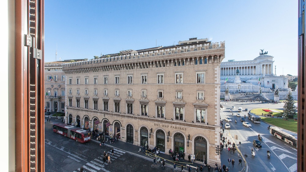 Rental In Rome Piazza Venezia View Luxury Apartments