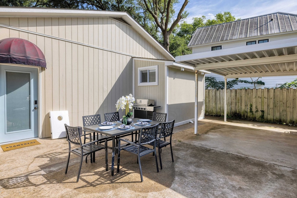 Arsenal Buyout by Avantstay 2 Homes Near Sullivans Island w/ Outdoor Dining