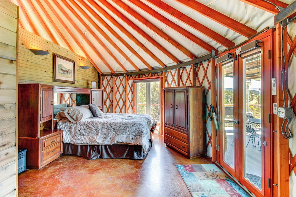 Mountainside Yurt w/ Views < 3 Mi to Black Canyon! view 4