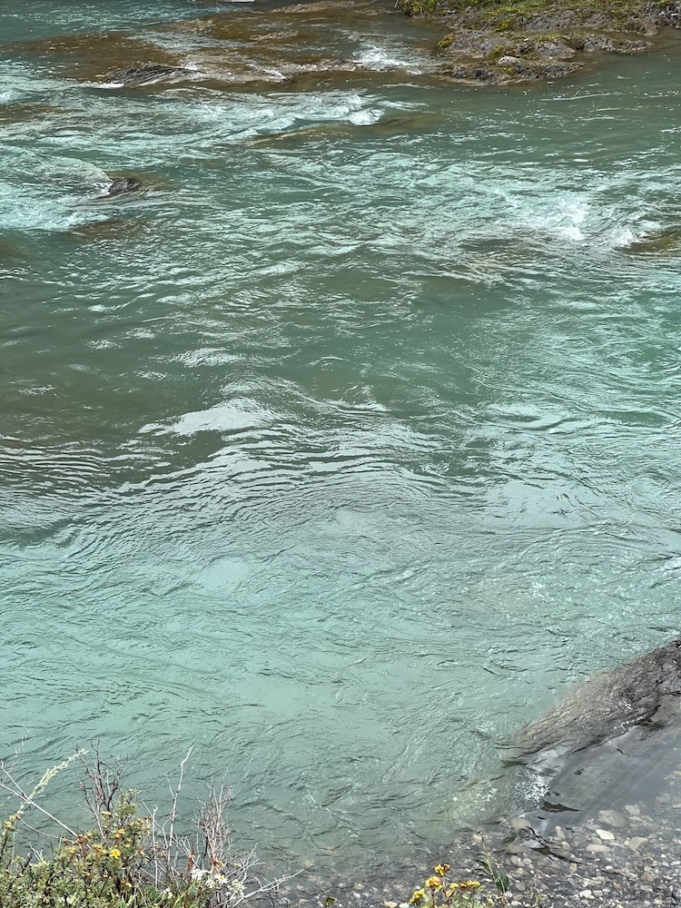 River Retreat Kananaskis