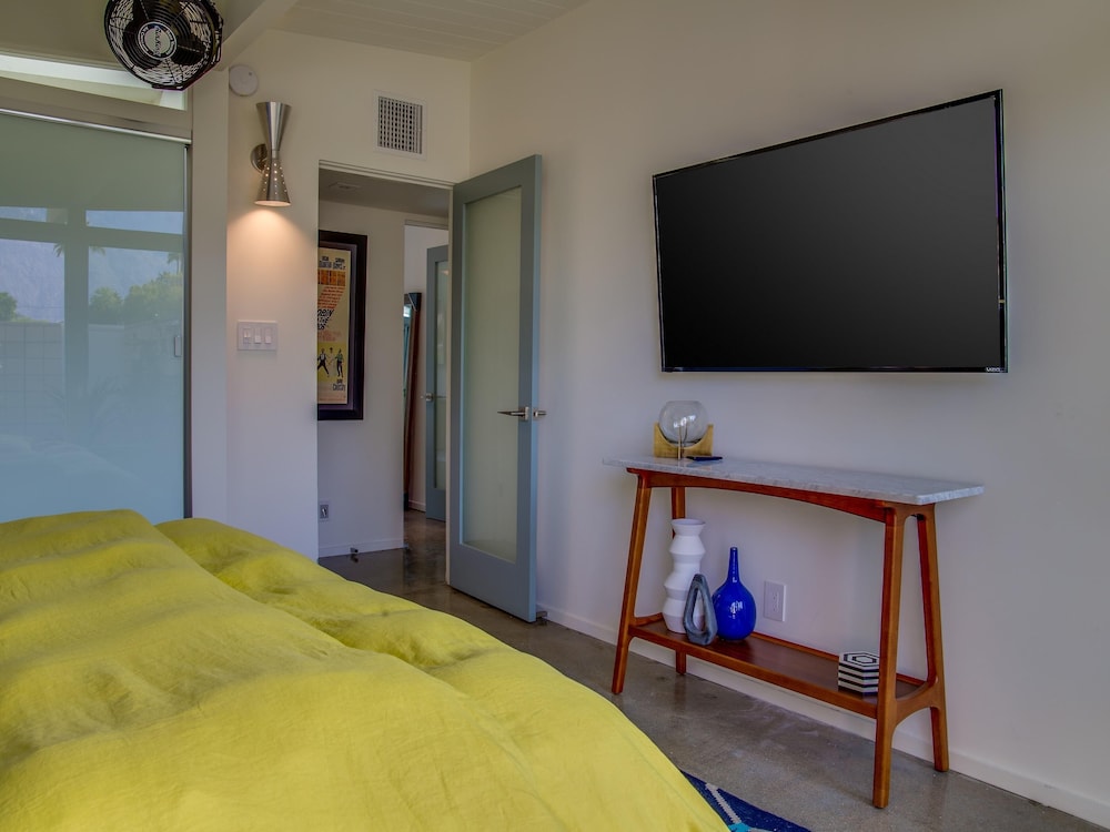 Palm Springs Vacations - West Elm House 2017: The Alexander - Property Image 34