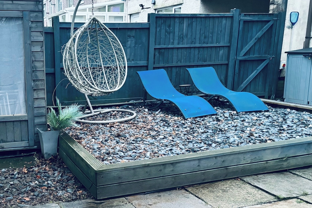 House - Sleeps 6, Hot-tub & Free Parking