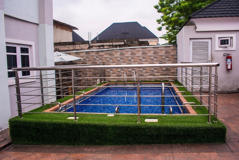 Aeroville Apartments