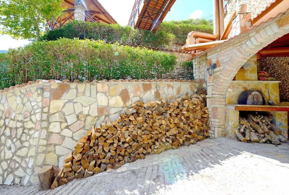 Oneiro Resort