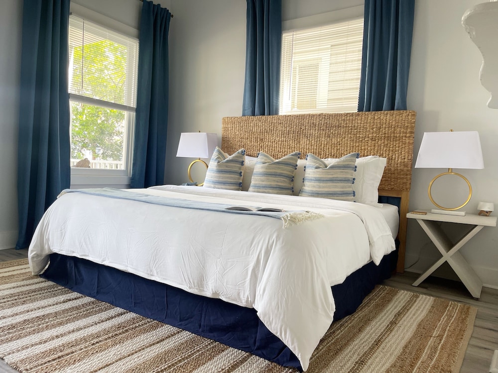 Stylish 1900s Renovated Apartments