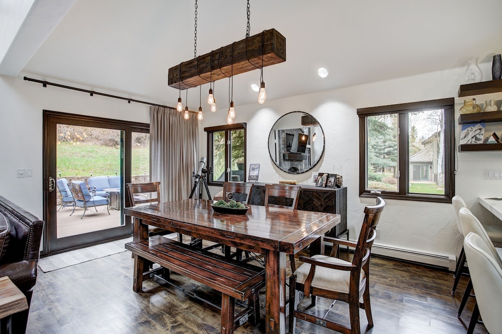 Exquisite, Private Mountain Home Retreat 4 Bedroom Home by RedAwning - Property Image 17