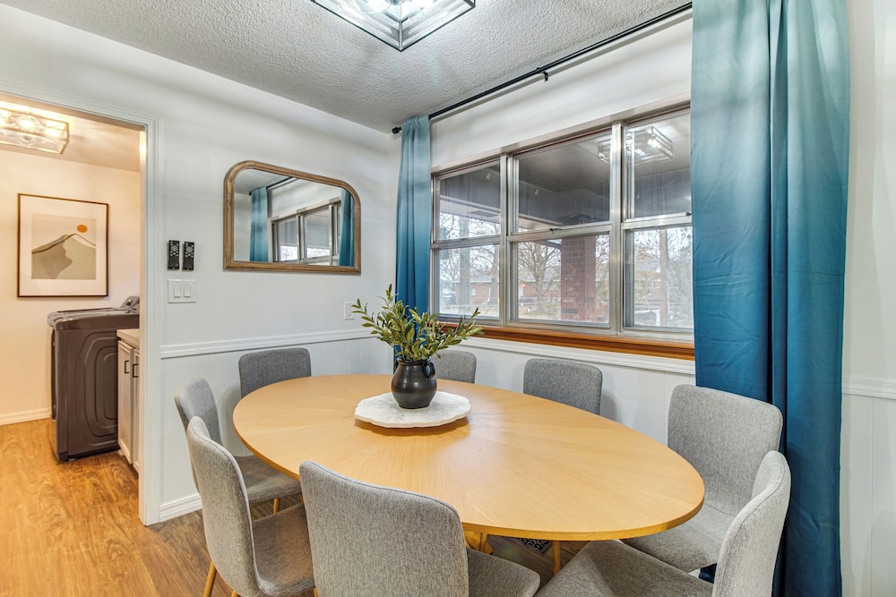 Near Shops & Eats: Vinita Home w/ Furnished Patio
