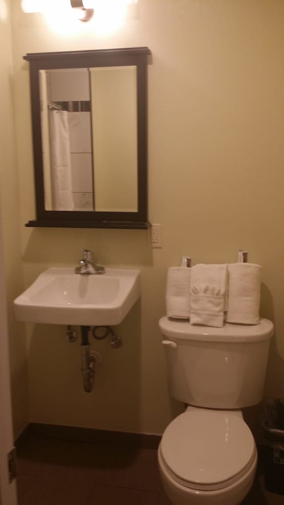 Oakland Vacations - Travel Inn - Property Image 10