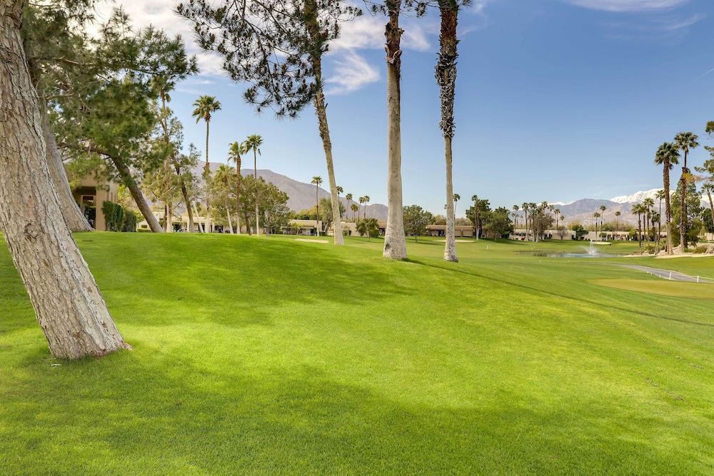 Golf Haven w/ Pool Access - 5 Mi to Palm Springs