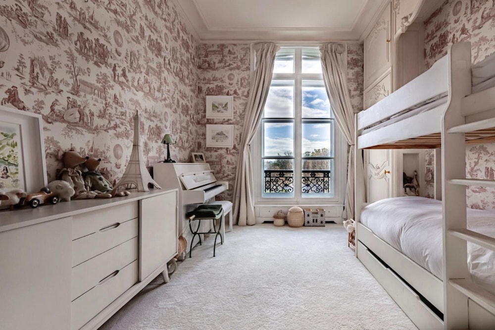 Luxury 3BR Flat Near the Champs Elys es
