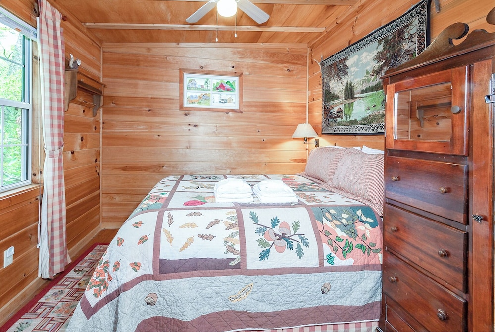 The Cabins at Seven Foxes