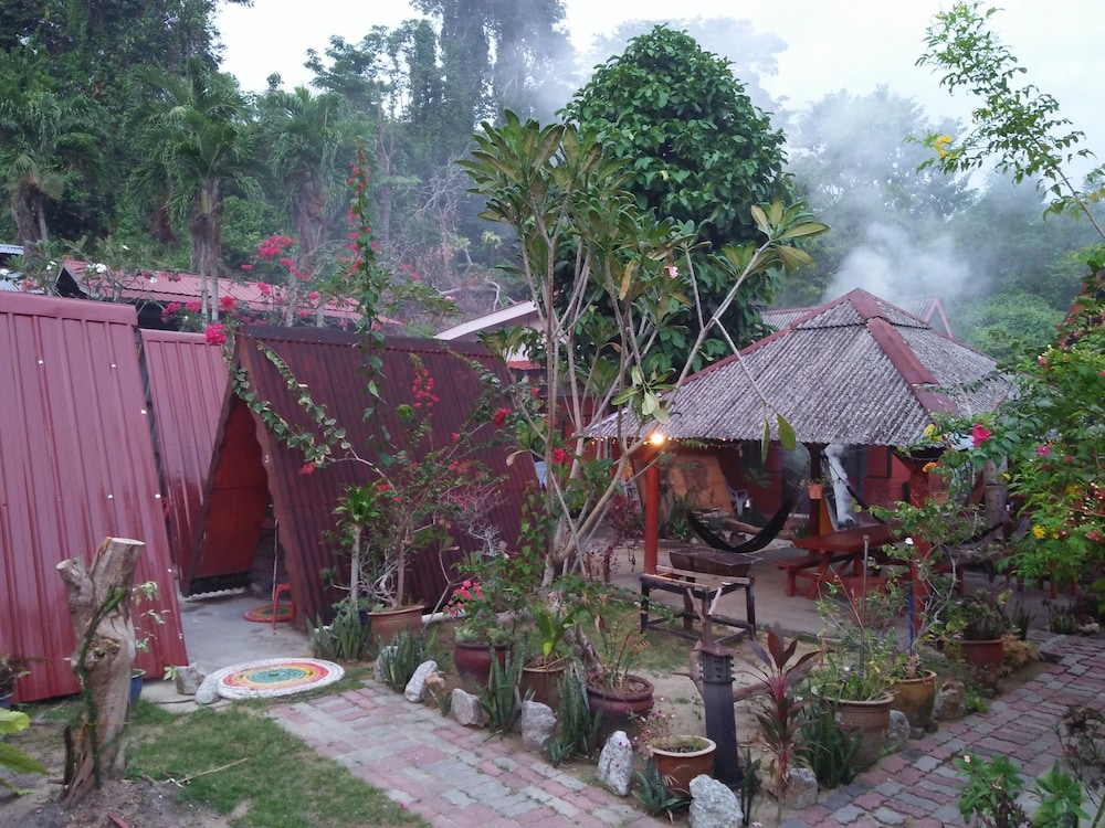 Nazri Nipah Camp