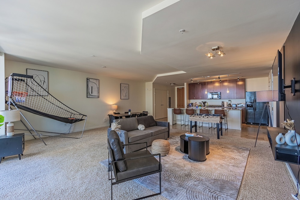 ROVE LIVING/KL - 44 Monroe