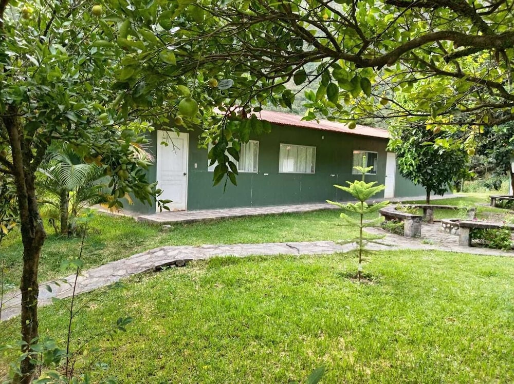 www.ecoterralodge.com