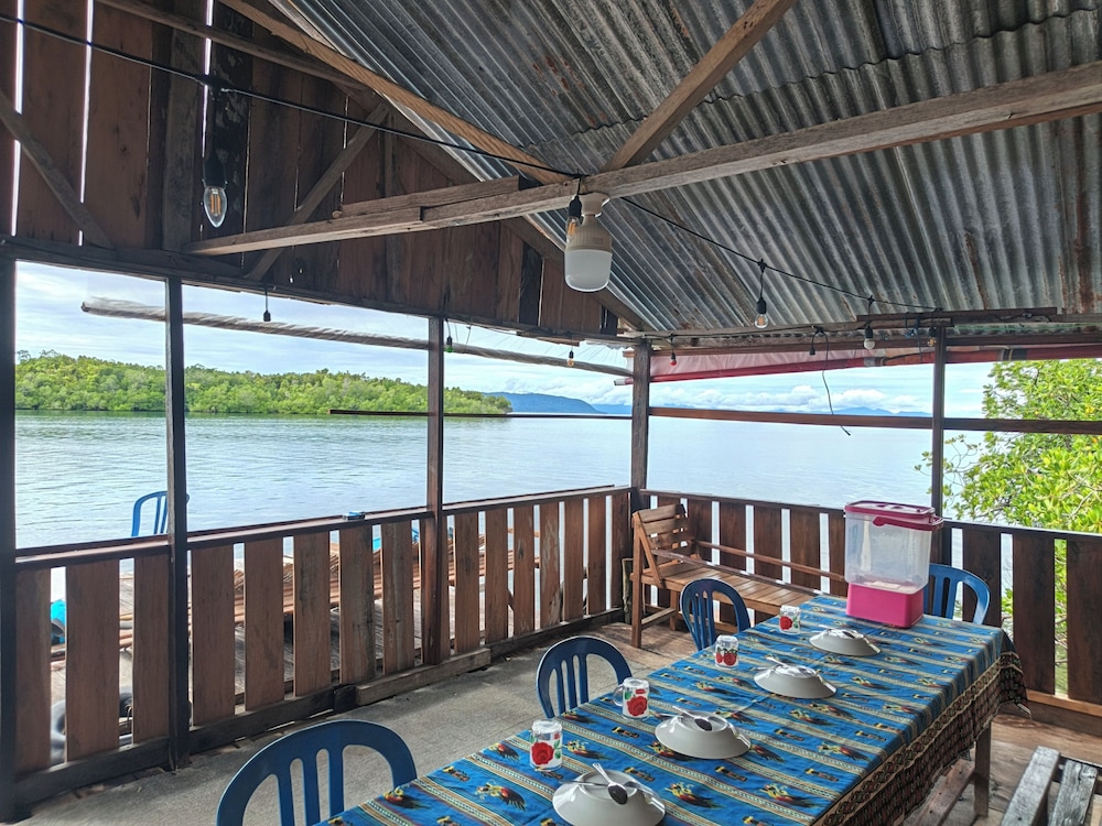 Arborek Dive Homestay