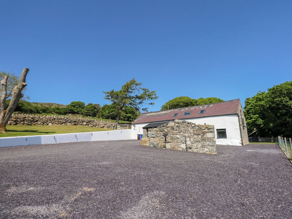 Ysgubor Maen Y Bardd