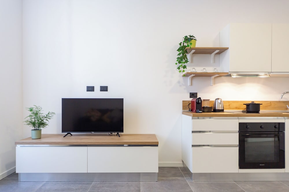 KHL apartments