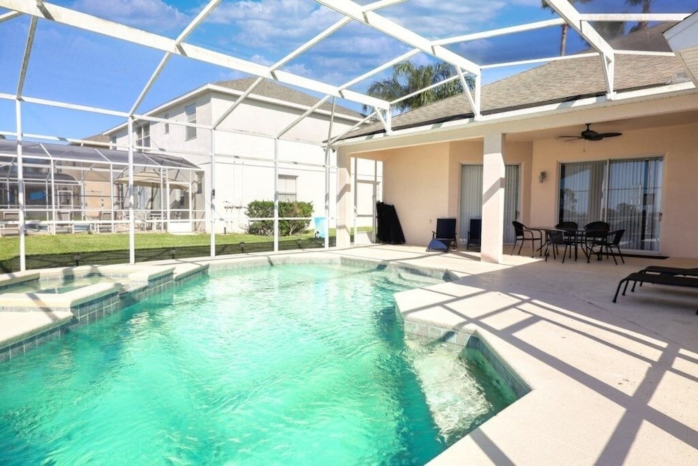 Craig's Highlands Reserve Villa 5 Bedroom Home by Redawning - Image 3