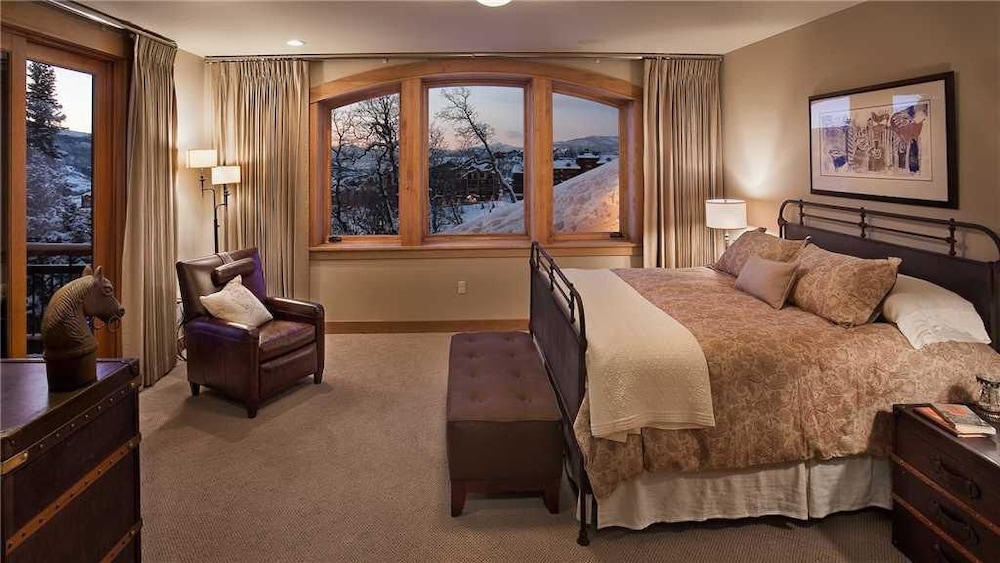 Falconhead Grande 10 BedroomHoliday home By Moving Mountains